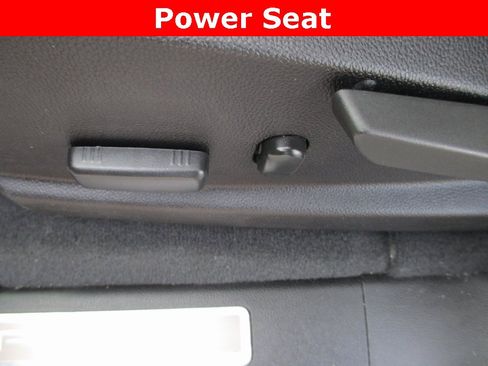 Certified 2021 GMC Canyon Denali image 23