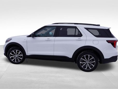 New 2026 Ford Explorer ST-Line image 6