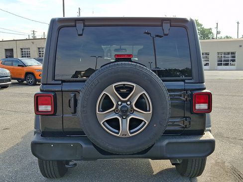 Used 2023 Jeep Wrangler Unlimited Sport AWD/4WD image 5