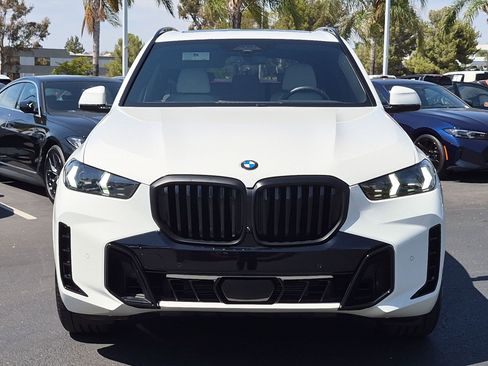 Used 2026 BMW X5 xDrive40i w/ M Sport Package AWD/4WD image 3