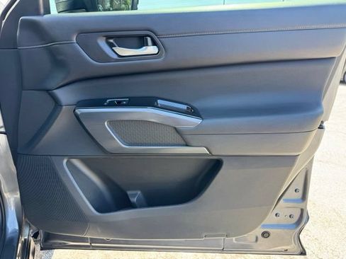 Used 2023 Nissan Pathfinder SL w/ SL Premium Package AWD/4WD image 30