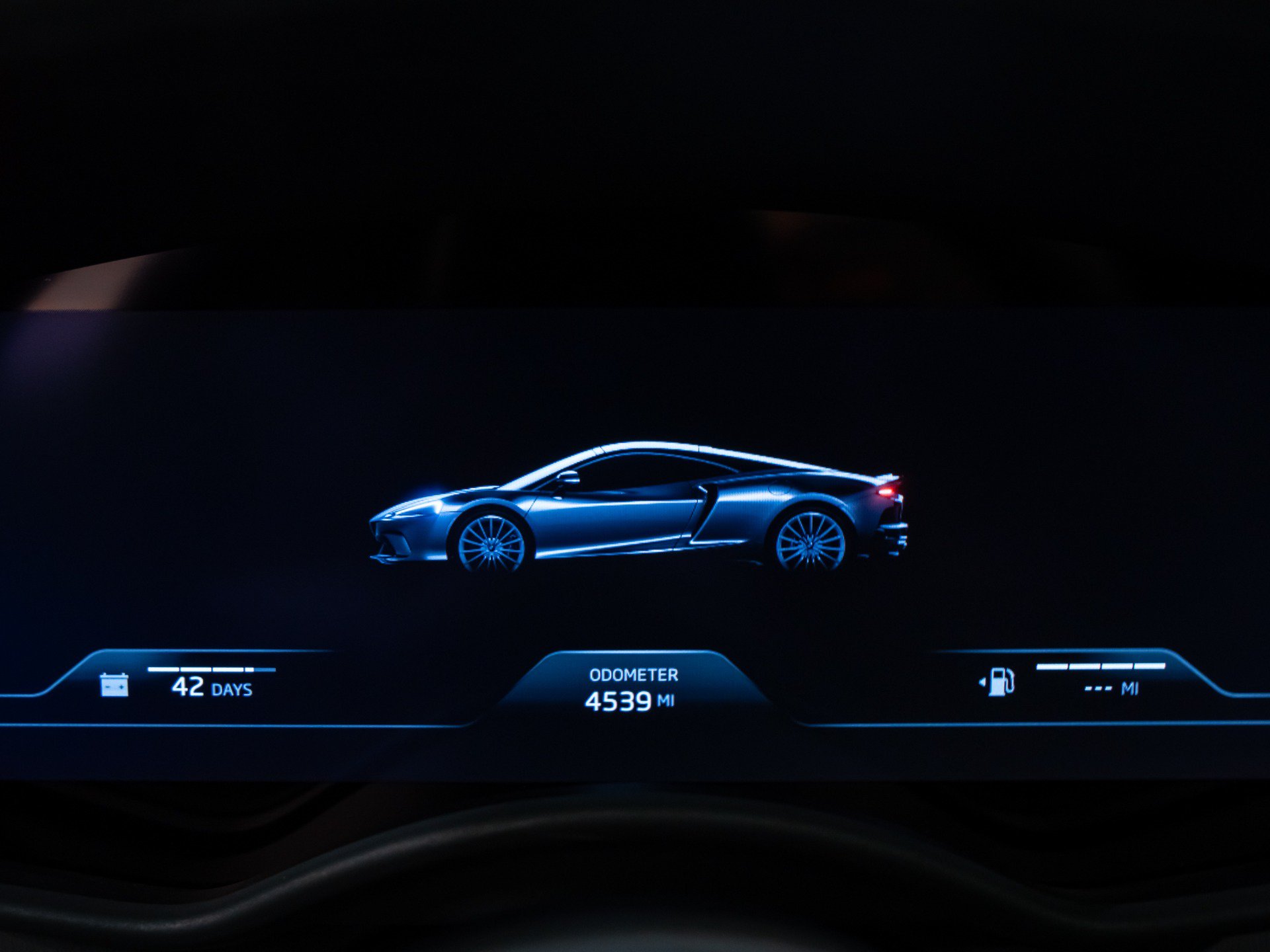 Used 2023 McLaren GT RWD image 42