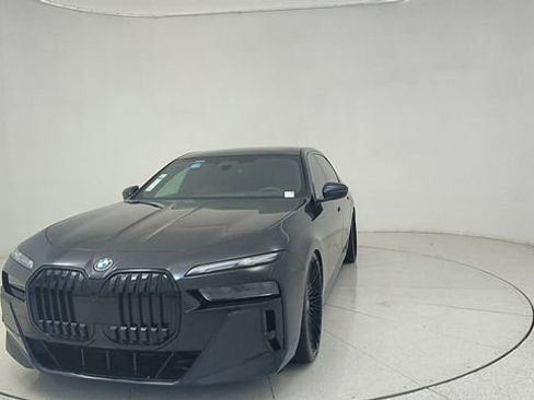 Used 2023 BMW i7 xDrive60 w/ Executive Package 2 AWD/4WD image 72
