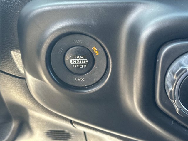 Used 2022 Jeep Wrangler Unlimited Sahara AWD/4WD image 16