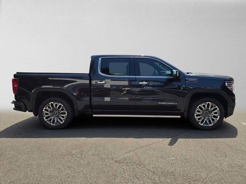 Used 2023 GMC Sierra 1500 Denali Ultimate AWD/4WD image 2