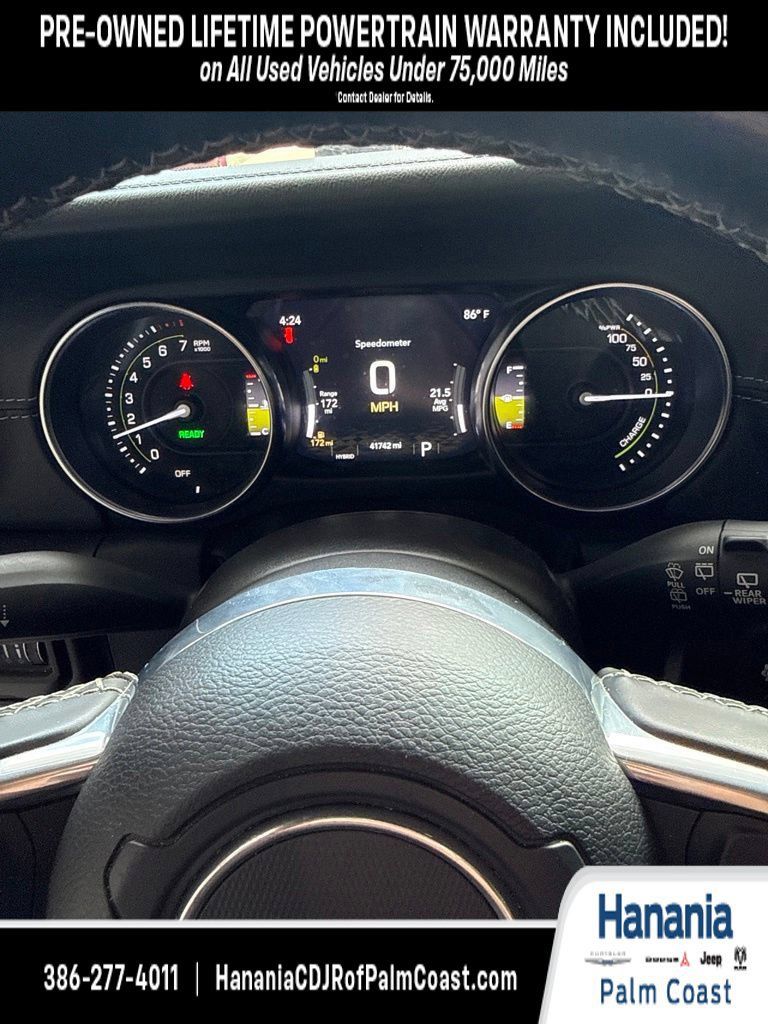 Used 2022 Jeep Wrangler Unlimited Sahara AWD/4WD image 12