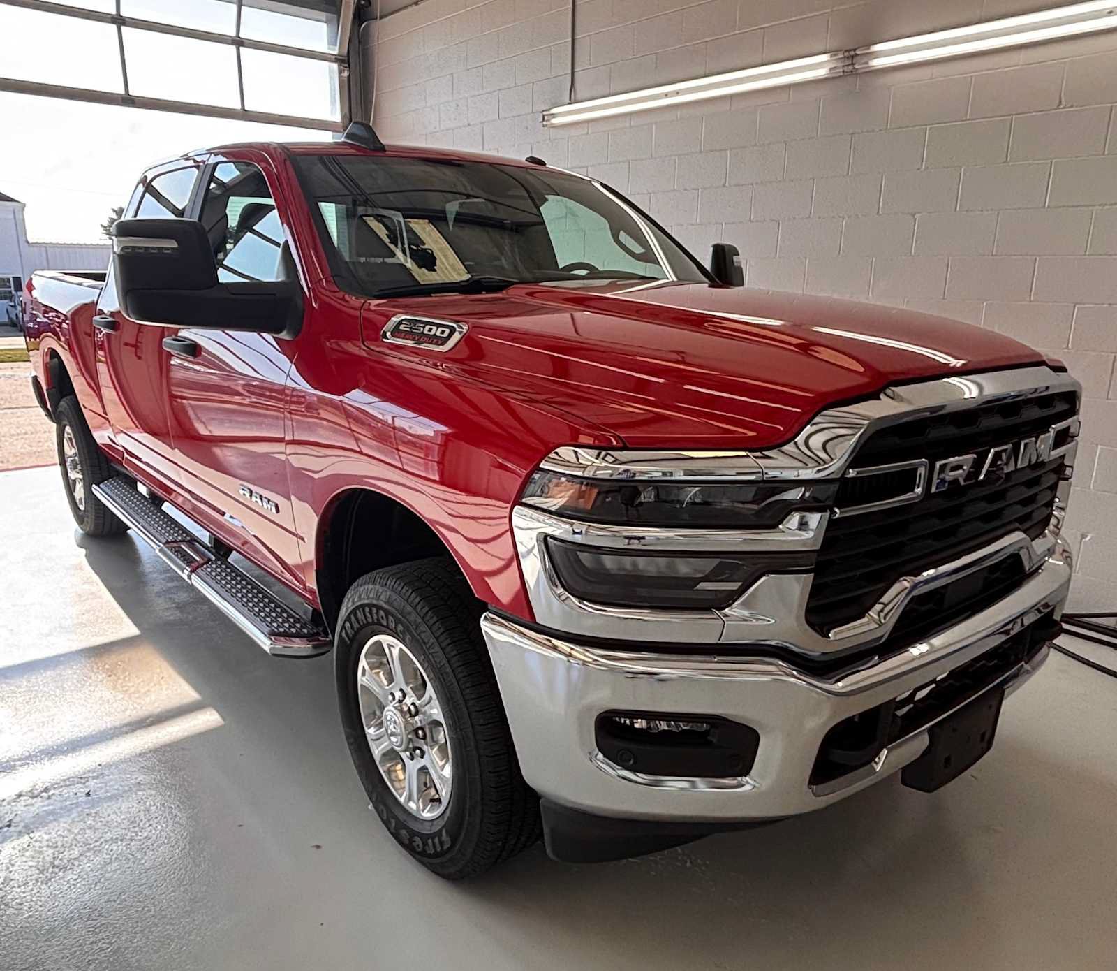Used 2026 RAM 2500 Big Horn AWD/4WD image 3