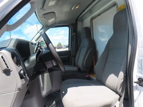 Used 2024 Ford E-450 and Econoline 450 Super Duty RWD image 18