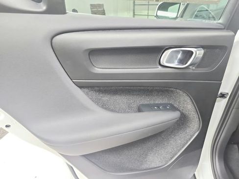 Used 2024 Volvo XC40 B5 Plus AWD/4WD image 41