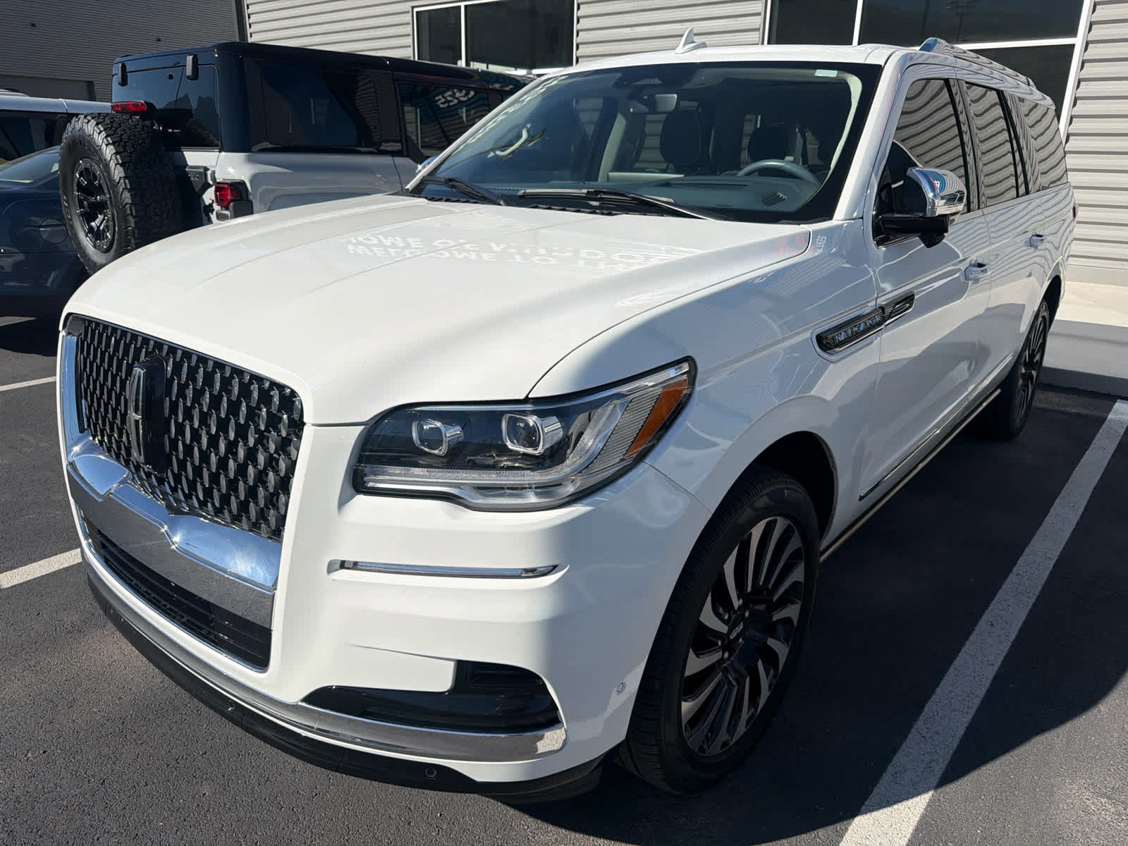 Used 2023 Lincoln Navigator L Black Label AWD/4WD image 1