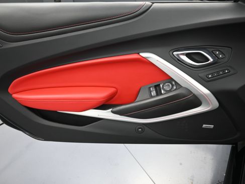 Used 2021 Chevrolet Camaro SS RWD image 21