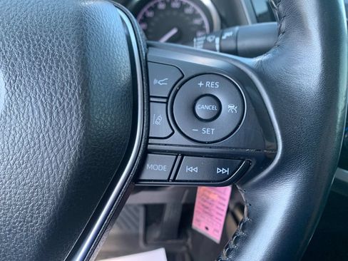 Used 2020 Toyota Camry SE FWD image 28