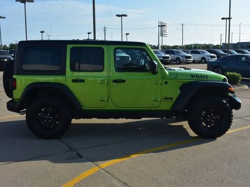 Used 2025 Jeep Wrangler Unlimited Sport AWD/4WD image 4