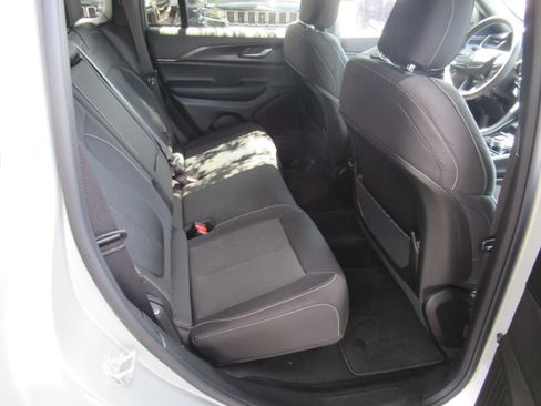 New 2026 Jeep Grand Cherokee Laredo w/ MOPAR Finishing Package RWD image 26