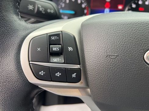 Used 2022 Ford Explorer XLT AWD/4WD image 23