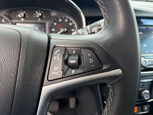 Used 2022 Buick Encore Preferred w/ Safety Package image 16