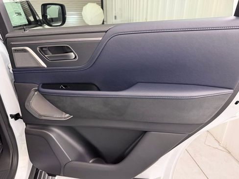 New 2026 INFINITI QX80 4WD image 44