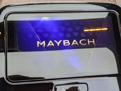 Used 2024 Mercedes-Benz Maybach EQS 680 4MATIC image 28