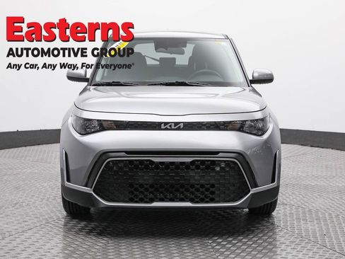 Used 2024 Kia Soul LX w/ Option Group 015 image 2