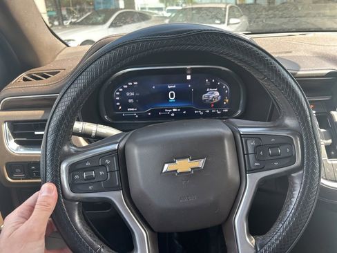 Used 2022 Chevrolet Suburban LT RWD image 14