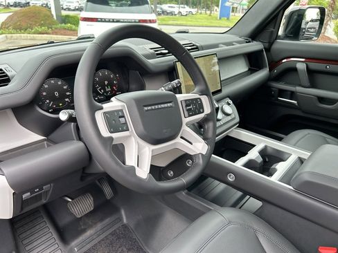 New 2025 Land Rover Defender 130 S image 12
