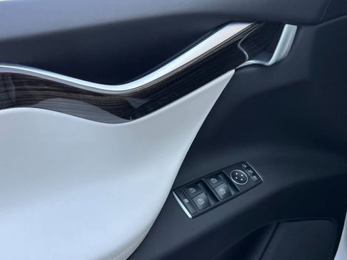 Used 2016 Tesla Model X P90D image 13