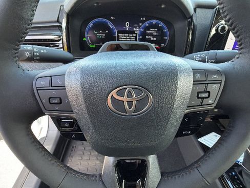 New 2026 Toyota Camry XLE AWD/4WD image 18