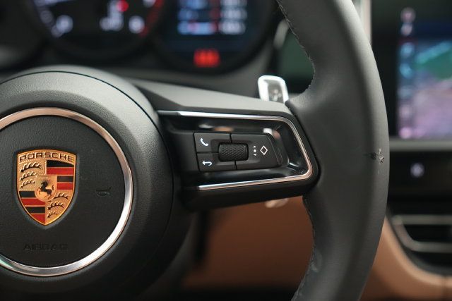 Certified 2026 Porsche Macan AWD/4WD image 38