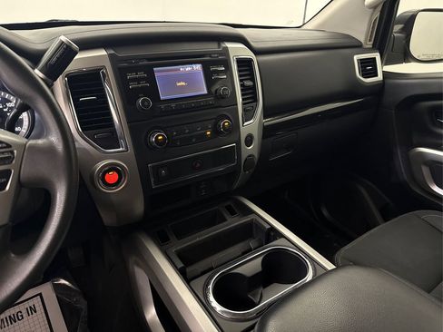 Used 2017 Nissan Titan SV RWD image 37