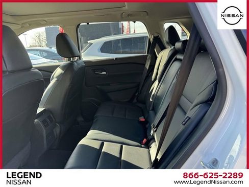 Used 2023 Nissan Rogue SV w/ SV Premium B Package image 12