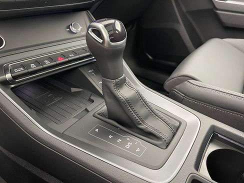 New 2025 Audi Q3 2.0T Premium image 35