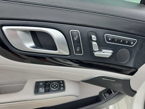 Used 2019 Mercedes-Benz SL 550 w/ Driver Assistance Package image 19
