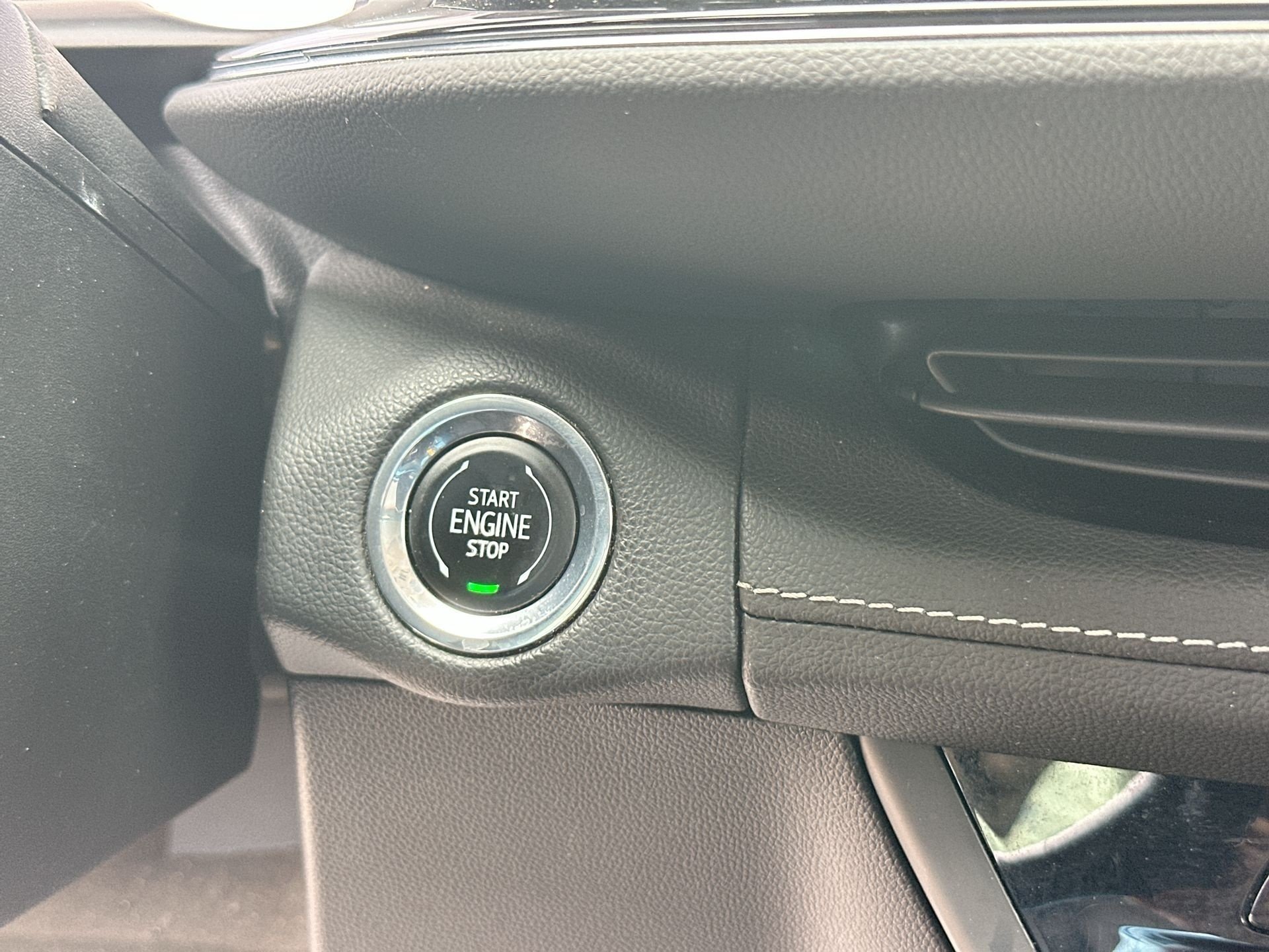 Certified 2023 Buick Envision Avenir FWD image 17