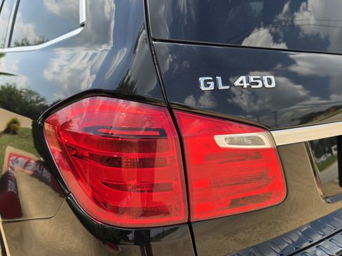 Used 2015 Mercedes-Benz GL 450 4MATIC w/ Appearance Package image 10