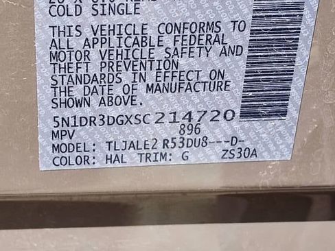 Used 2025 Nissan Pathfinder Platinum w/ Cargo Package image 17