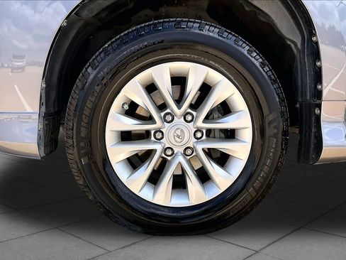 Used 2017 Lexus GX 460 Premium w/ Premium Package AWD/4WD image 11