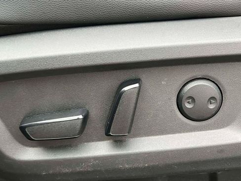 Used 2023 Nissan Rogue SL w/ SL Premium Package image 18