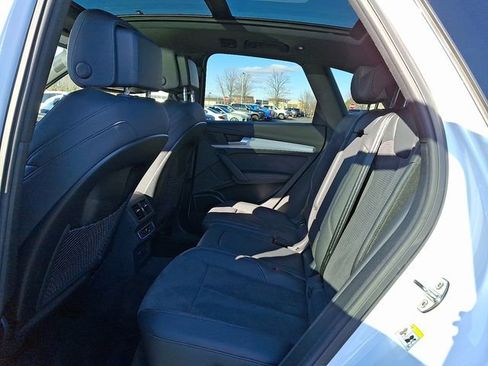Used 2024 Audi Q5 e Premium Plus image 10