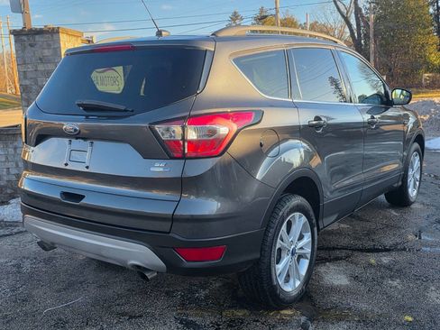 Used 2018 Ford Escape SE image 6