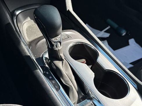 Used 2024 Chevrolet Malibu LT image 31