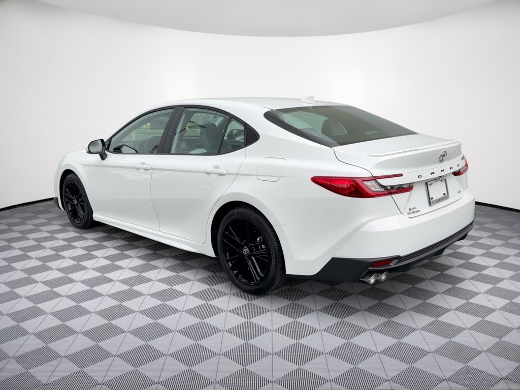Used 2026 Toyota Camry SE FWD image 3