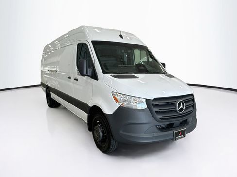 Used 2025 Mercedes-Benz Sprinter 3500 image 1