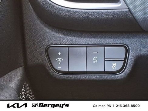 Certified 2026 Kia Seltos LX AWD/4WD image 17