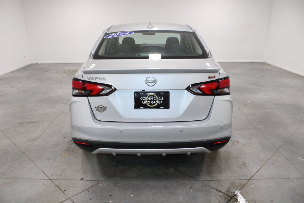 Used 2024 Nissan Versa SR FWD image 8