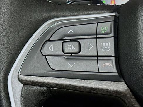 New 2025 Jeep Grand Cherokee Limited w/ Luxury Tech Group II image 28