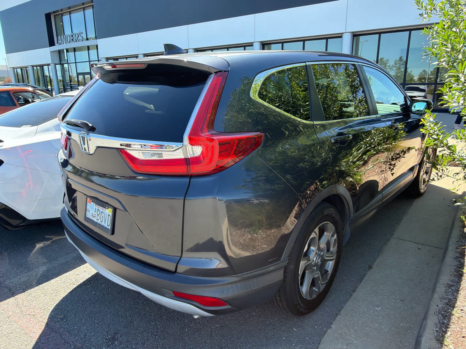 Used 2017 Honda CR-V EX-L image 3