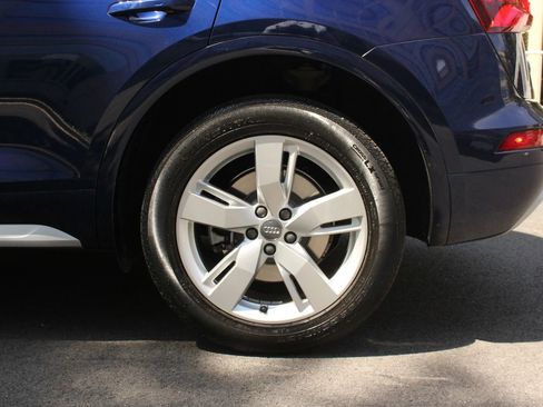 Used 2019 Audi Q5 2.0T Premium Plus w/ Premium Plus Package AWD/4WD image 10