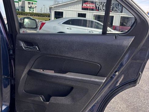 Used 2017 Chevrolet Equinox LT image 27
