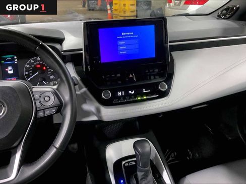 Used 2023 Toyota Corolla SE w/ SE Premium Package image 7
