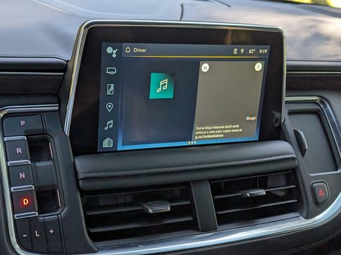 Used 2024 Chevrolet Tahoe Z71 w/ Luxury Package image 32